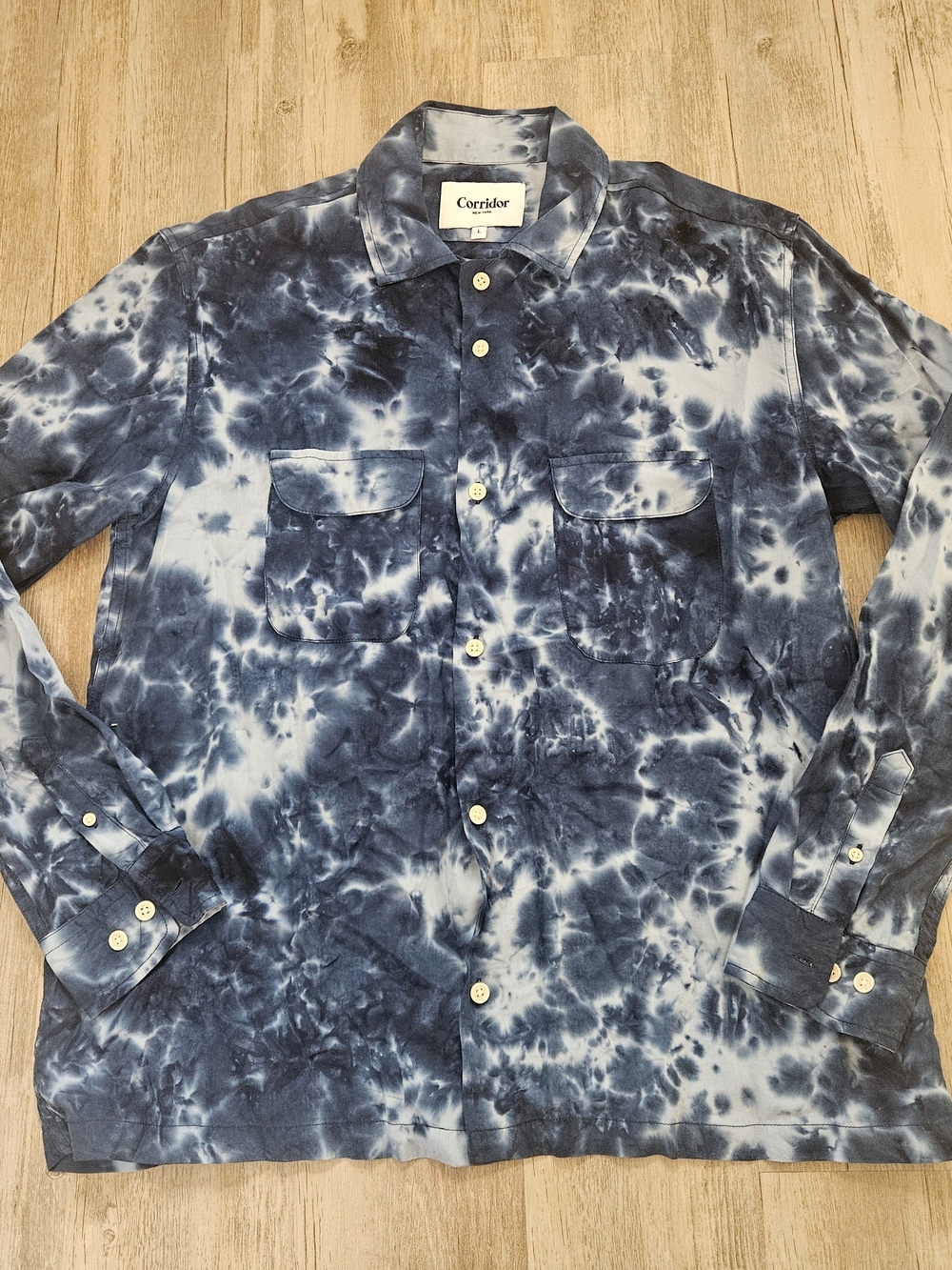 Corridor NYC Men's Indigo Lyocell Tie-Dye Camp Collar Button-up Shirt Large